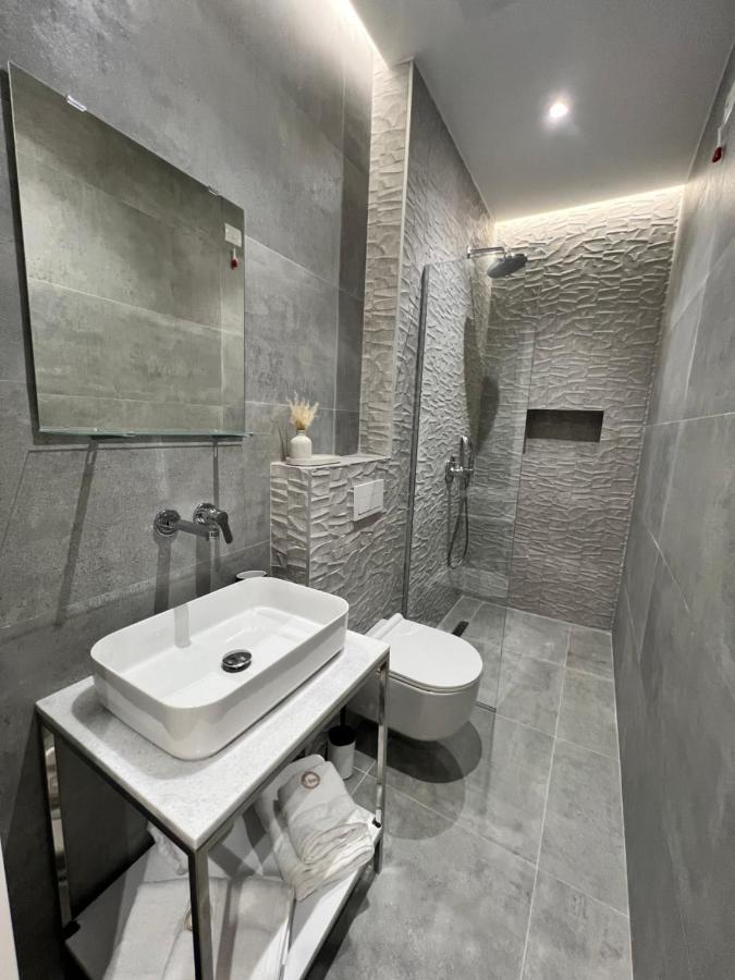 Enzo Rooms & Apartment Blloku Tirana Exterior foto