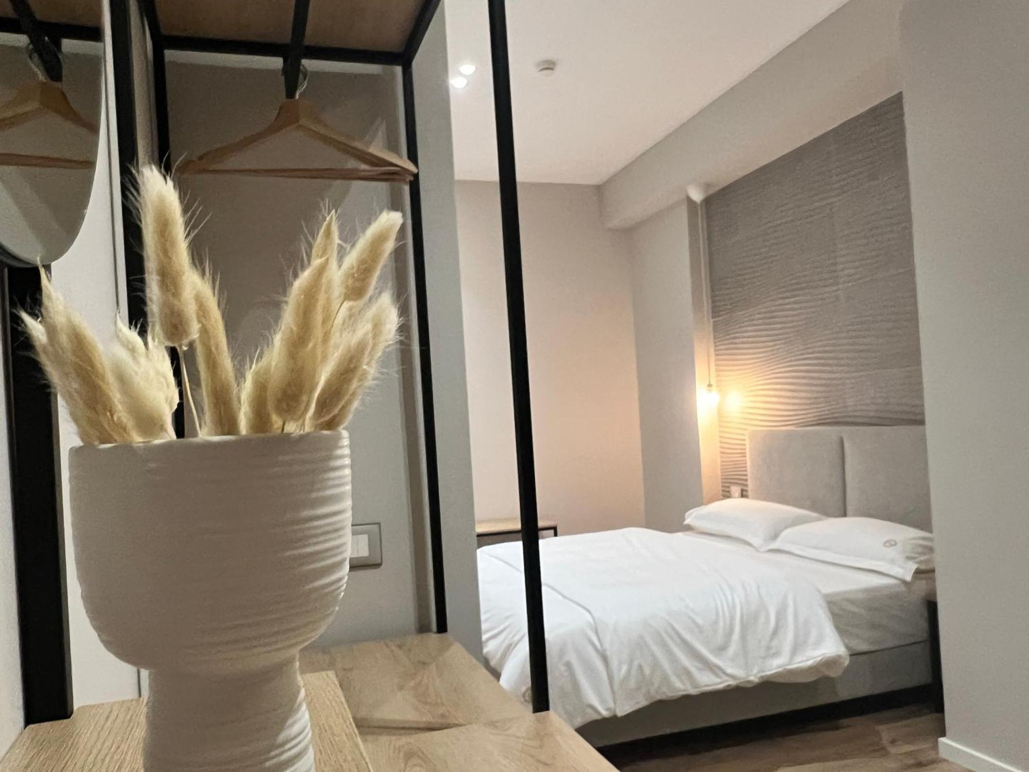 Enzo Rooms & Apartment Blloku Tirana Exterior foto